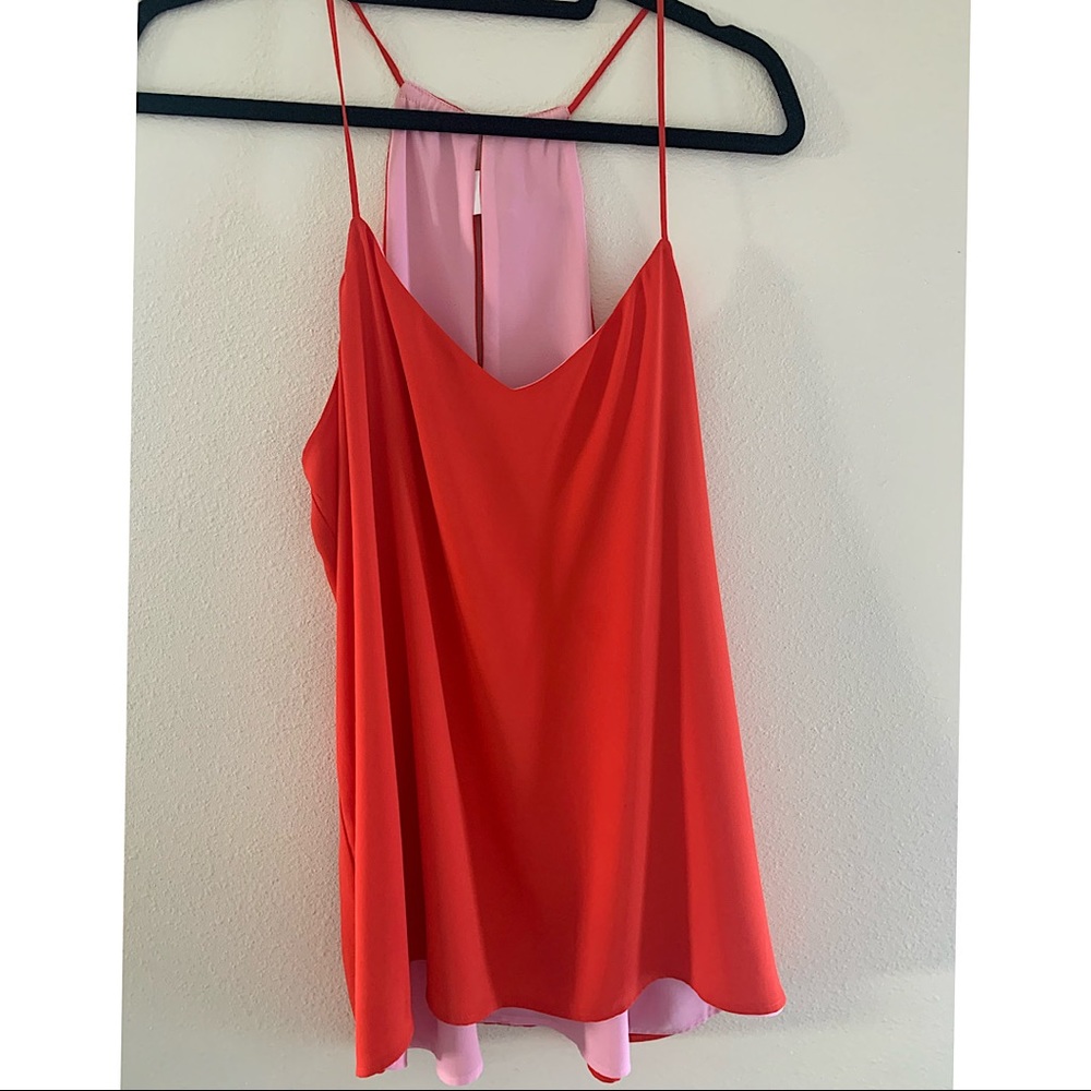 Reversible tank